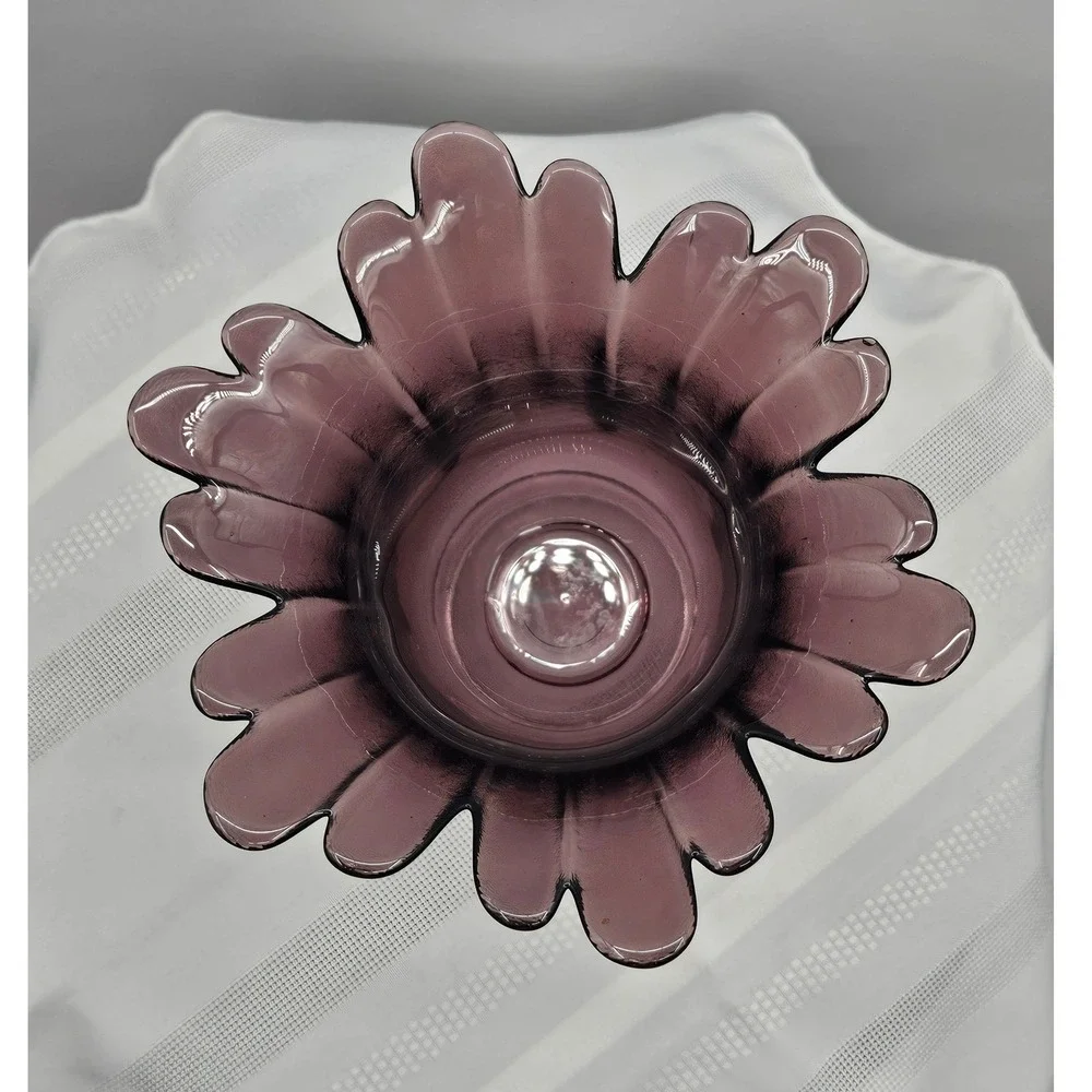 Vintage Amethyst Purple Art Glass Tulip Vase‎ Scalloped Petal Rim Clear Base 7in